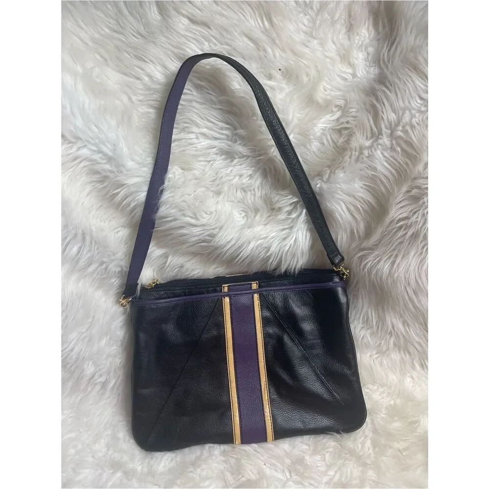 Maxx New York Purple & beige Trim shoulder bag with gold tone hardwares. - Picture 5 of 16